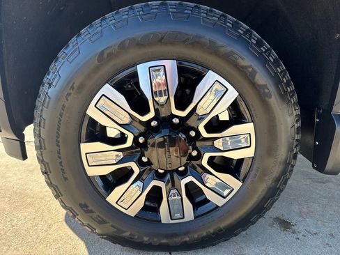 Used 2025 GMC Sierra 2500 Denali w/ Denali Reserve Package image 13