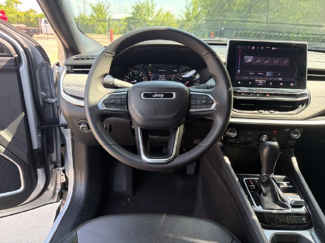 Used 2024 Jeep Compass Latitude AWD/4WD image 16