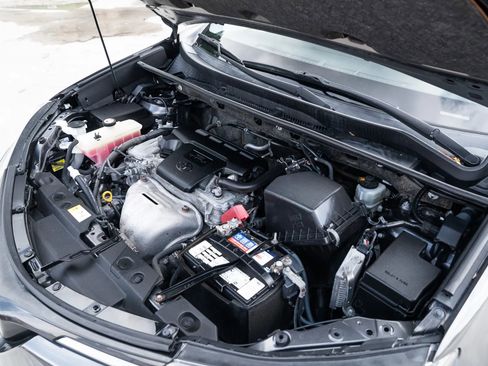 Used 2017 Toyota RAV4 LE FWD image 16