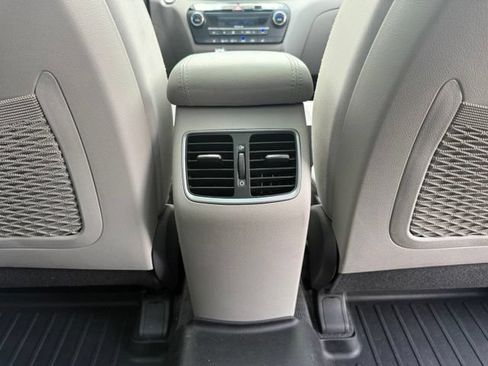 Used 2018 Hyundai Tucson Value AWD/4WD image 17