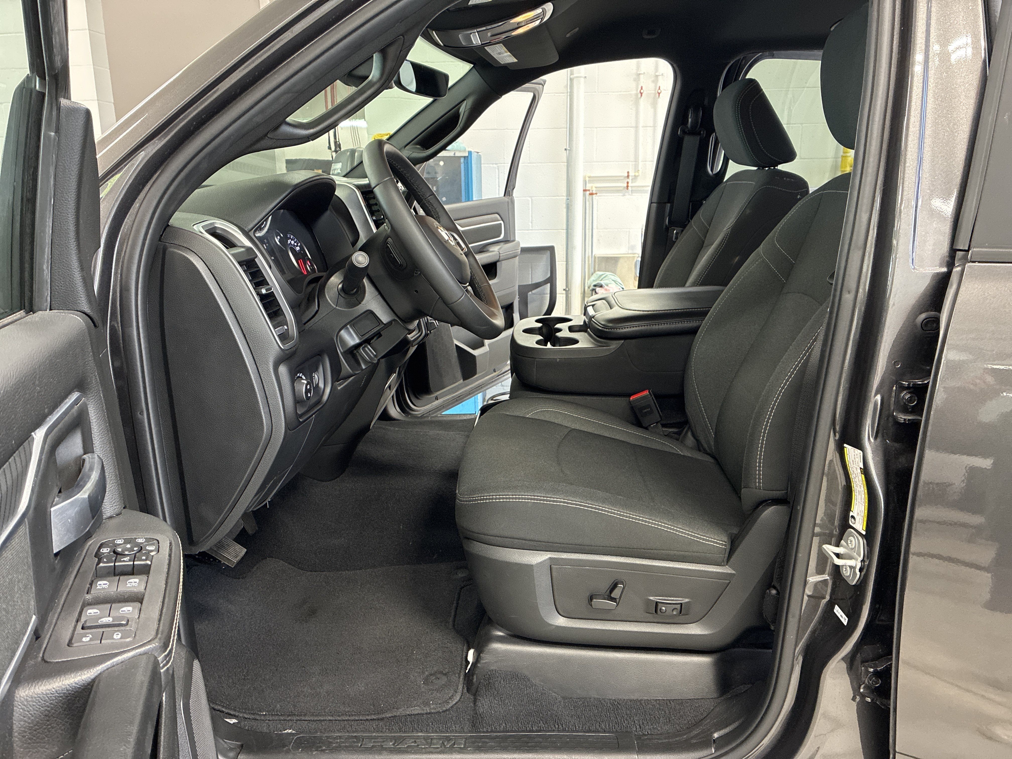 Certified 2025 RAM 2500 Big Horn AWD/4WD image 14