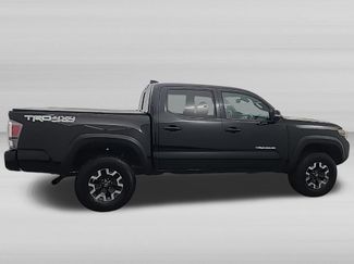 Used 2022 Toyota Tacoma TRD Off-Road w/ Technology Package AWD/4WD video 3