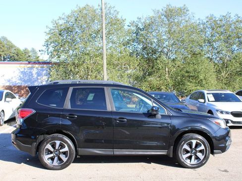 Used 2017 Subaru Forester 2.5i Premium w/ All-Weather Package image 9