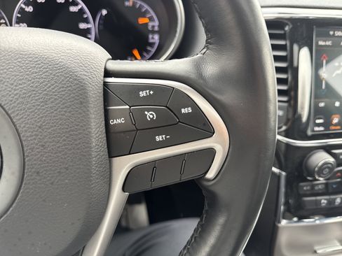 Used 2021 Jeep Grand Cherokee Limited image 19