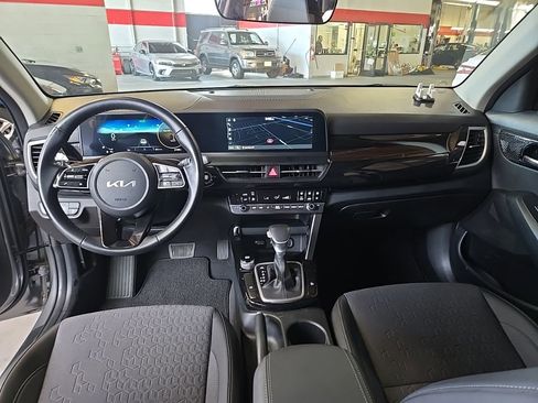 Used 2024 Kia Seltos S FWD image 11