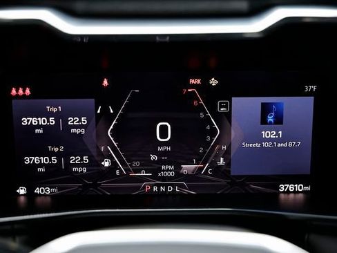 Used 2024 GMC Canyon Elevation image 32