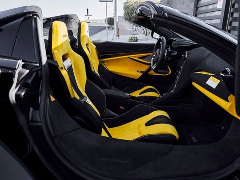 Used 2026 McLaren 750S Spider image 33