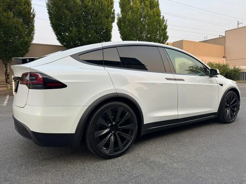Used 2023 Tesla Model X AWD/4WD image 14