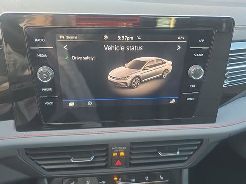 Used 2025 Volkswagen Jetta GLI Autobahn image 22