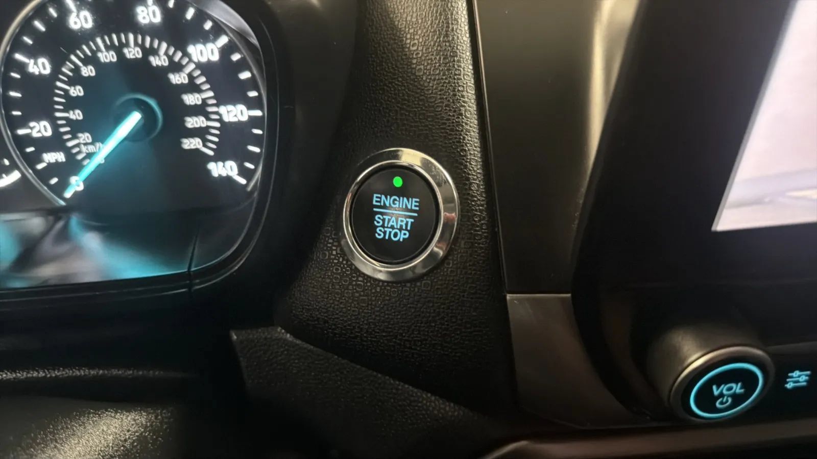 Used 2020 Ford EcoSport SE w/ SE Convenience Package FWD image 15
