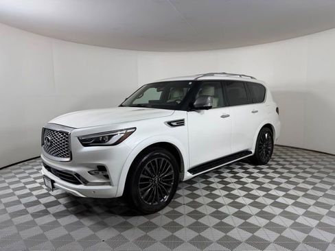 Used 2023 INFINITI QX80 Sensory w/ All-Season Package AWD/4WD image 3