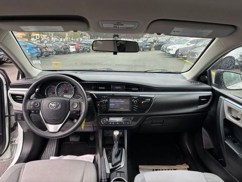 Used 2014 Toyota Corolla LE image 11