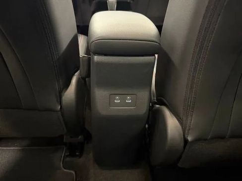 New 2025 Nissan Kicks SR image 16