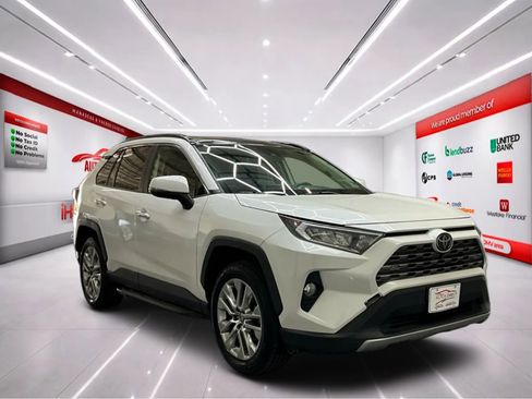 Used 2020 Toyota RAV4 Limited AWD/4WD image 2