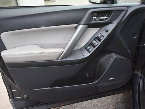 Used 2015 Subaru Forester 2.5i Touring w/ Eyesight & Navigation System image 14