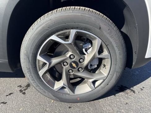 New 2026 Chevrolet Trax LT w/ Driver Confidence Package FWD image 9