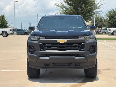 Used 2023 Chevrolet Colorado W/T w/ Advanced Trailering Package AWD/4WD image 2