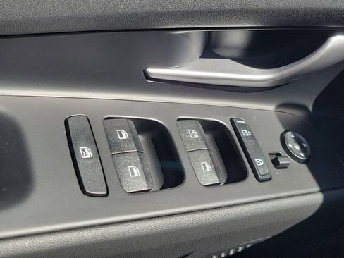 New 2026 Hyundai Elantra Hybrid FWD image 17