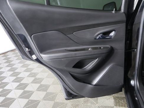 Used 2021 Buick Encore Preferred image 19