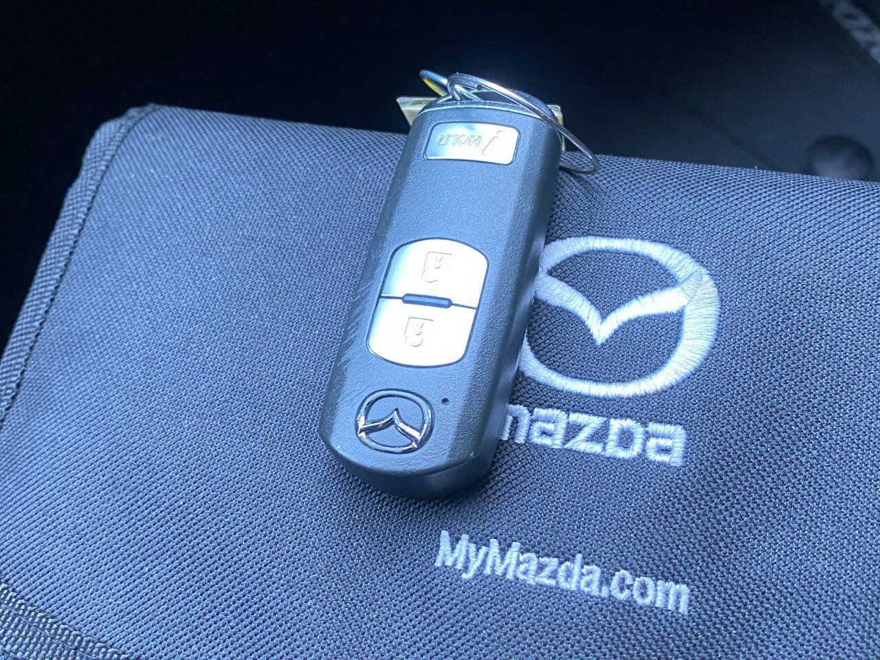 Used 2017 MAZDA MAZDA3 Touring FWD image 19