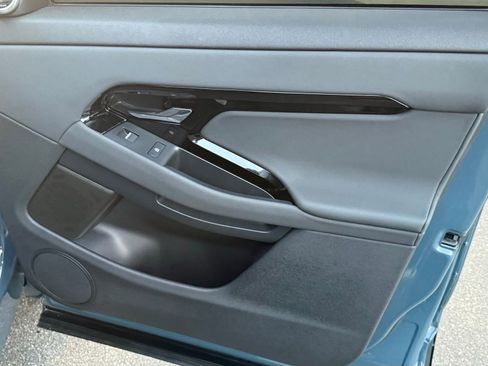 Used 2024 Land Rover Range Rover Evoque Dynamic SE image 13