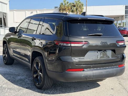 Used 2022 Jeep Grand Cherokee L Limited w/ Black Appearance Package AWD/4WD image 7