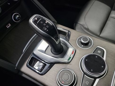 Used 2021 Alfa Romeo Stelvio Ti AWD/4WD image 27