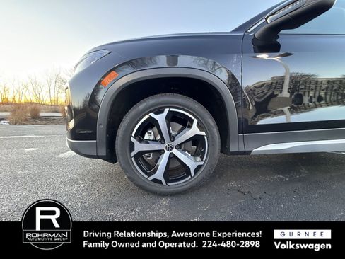 New 2026 Volkswagen Tiguan SE image 11