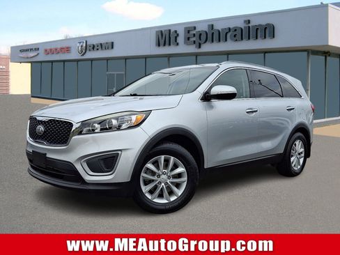 Used 2018 Kia Sorento LX image 1