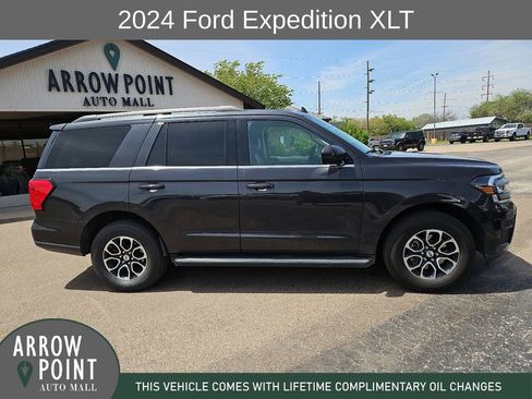 Used 2024 Ford Expedition XLT RWD image 13