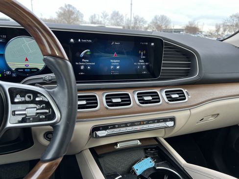 Certified 2022 Mercedes-Benz GLS 450 4MATIC image 18