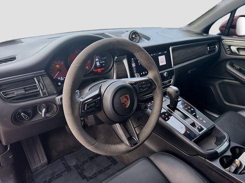 Used 2023 Porsche Macan S w/ Premium Package Plus image 9