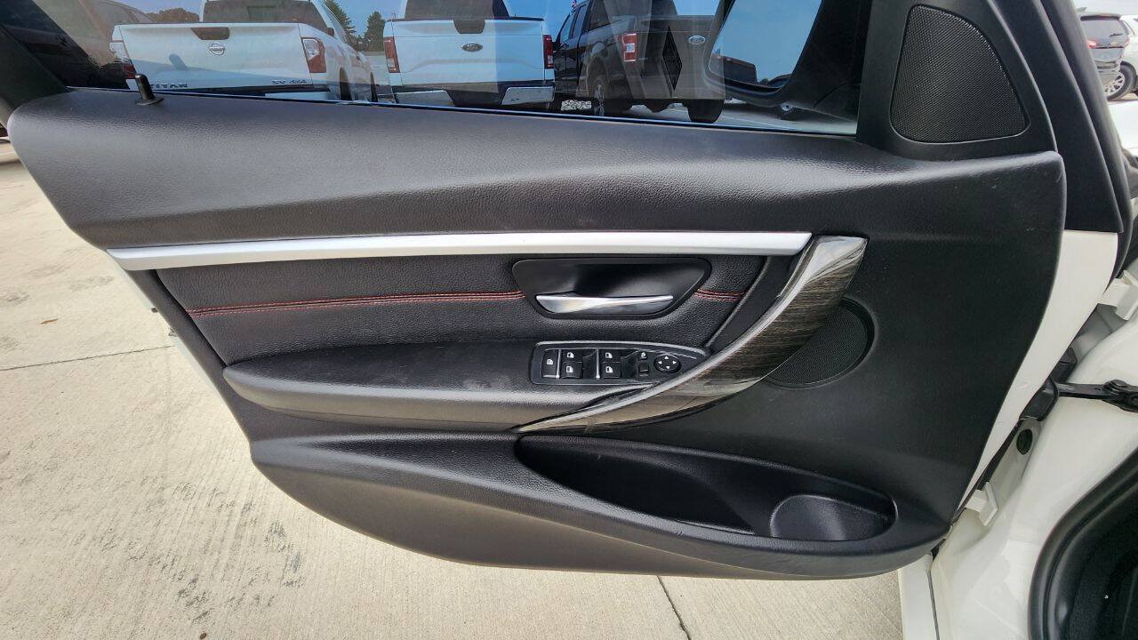 Used 2018 BMW 330i Sedan RWD image 10