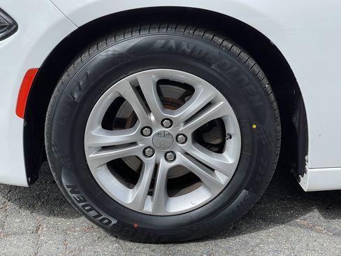 Used 2019 Dodge Charger SXT w/ Leather Interior Group RWD image 34