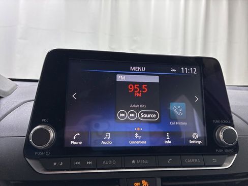 Used 2025 Nissan Altima 2.5 SV FWD image 17