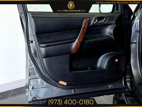 Used 2012 Toyota Highlander Limited image 7