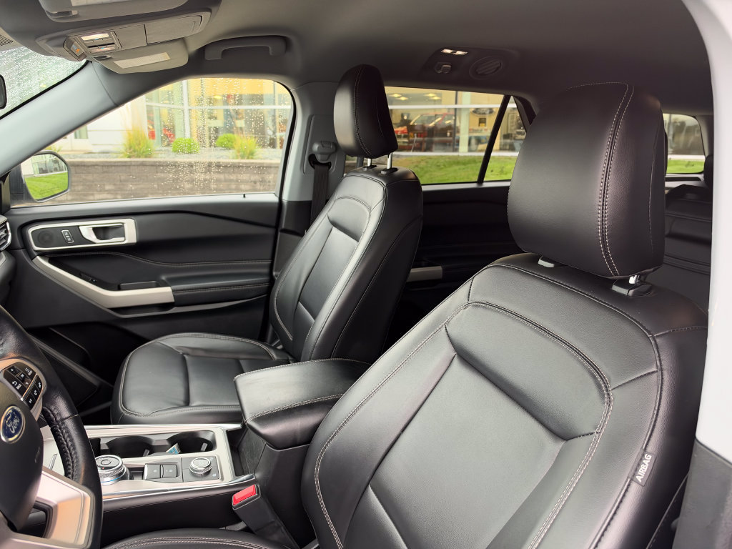 Certified 2023 Ford Explorer XLT w/ Equipment Group 202A AWD/4WD image 10