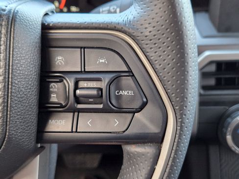 Used 2025 Toyota 4Runner SR5 AWD/4WD image 27