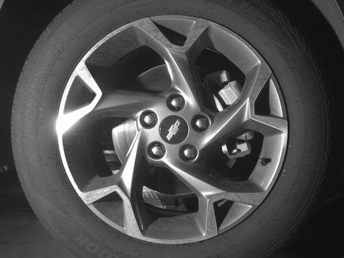 Used 2025 Chevrolet Trax LT w/ LT Convenience Package image 13