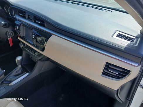 Used 2016 Toyota Corolla LE FWD image 18