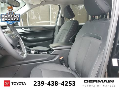 Used 2023 Jeep Grand Cherokee L Laredo RWD image 19