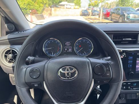 Used 2019 Toyota Corolla LE FWD image 9