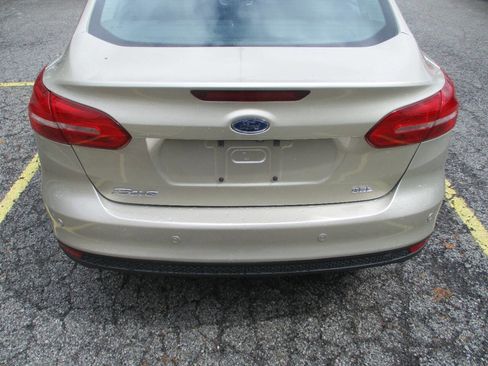 Used 2017 Ford Focus SEL FWD image 18