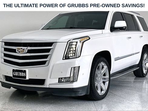 Used 2018 Cadillac Escalade Luxury AWD/4WD image 15