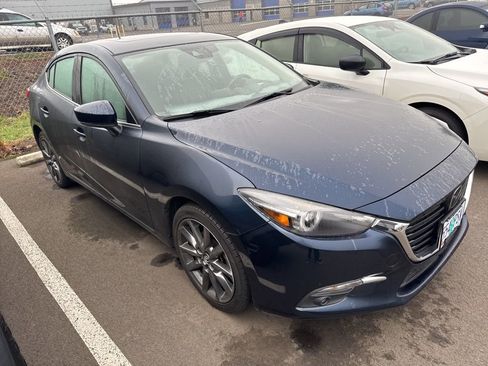 Used 2018 MAZDA MAZDA3 Grand Touring w/ Premium Equipment Package image 4