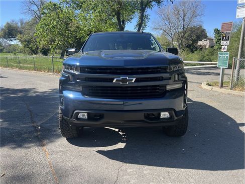 Used 2019 Chevrolet Silverado 1500 RST image 2