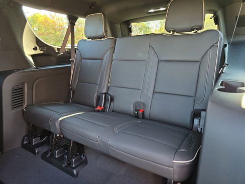 New 2026 GMC Yukon XL Elevation image 15