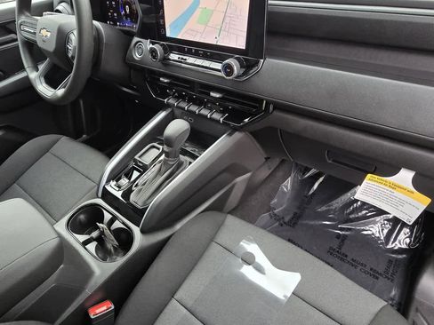 Used 2024 Chevrolet Colorado W/T w/ Technology Package image 14