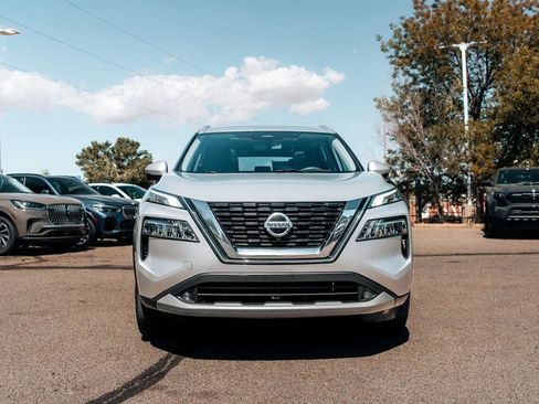 Used 2021 Nissan Rogue SV w/ Premium Package FWD image 2