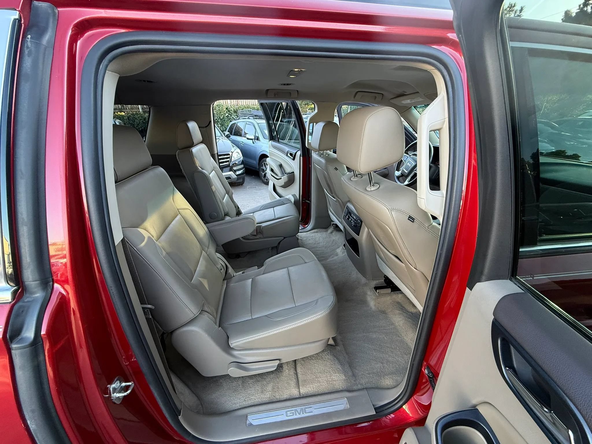 Used 2015 GMC Yukon XL SLT w/ HD Trailering Package AWD/4WD image 27
